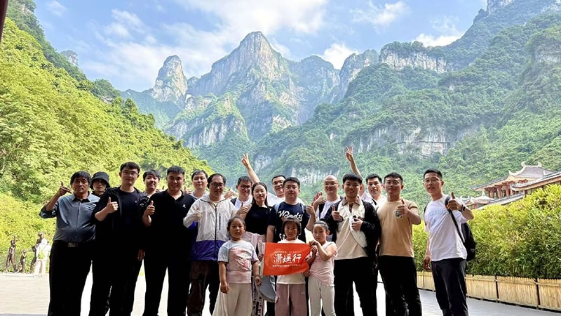 2025 Peak Forest Adventure: Walking Among the Clouds in Zhangjiajie