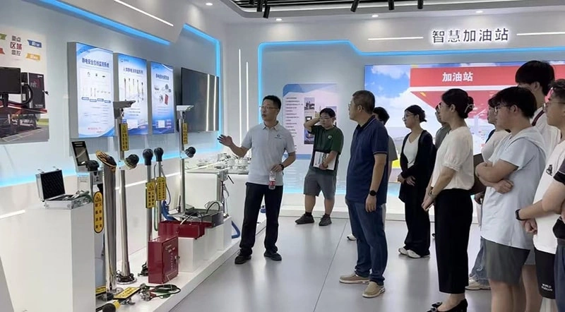 Joining Hands to Cultivate Talent, Building the Future Together: Shandong University of Science and Technology and Qingdao Aobo Tech Successfully Hosted a Corporate Visit and Summer Internship Program